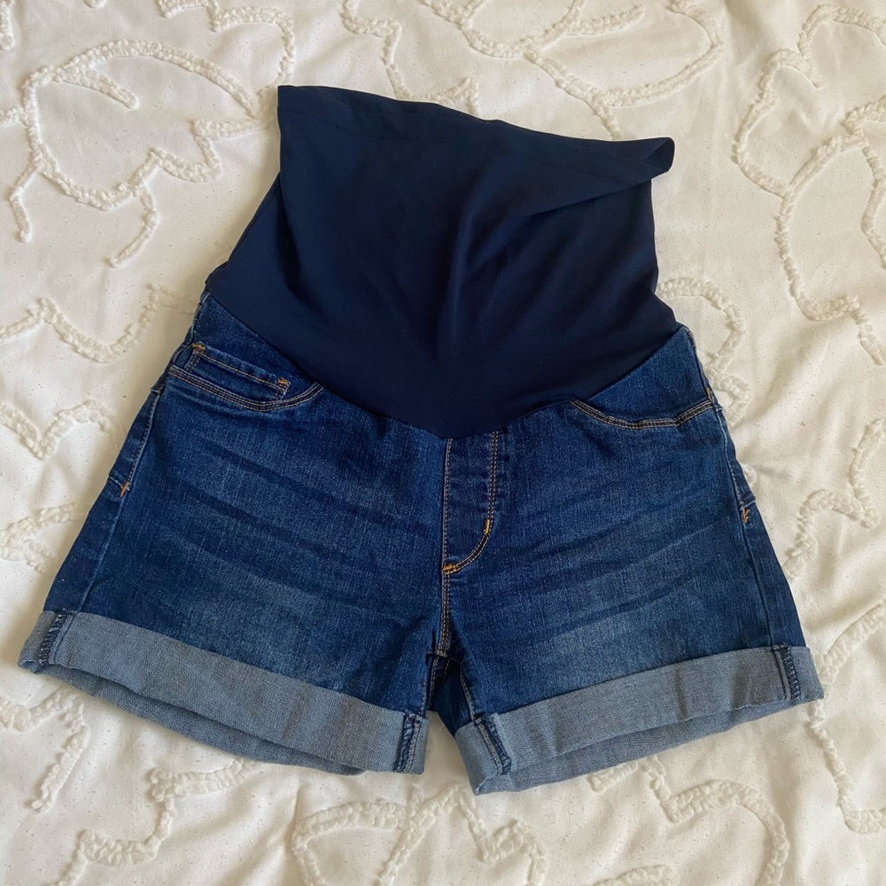Maternity shorts